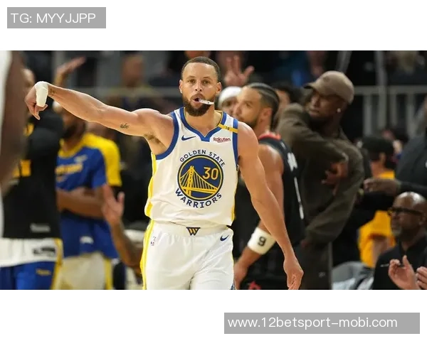 假期学习不放松库里首节火力全开轰下11分展现超强状态